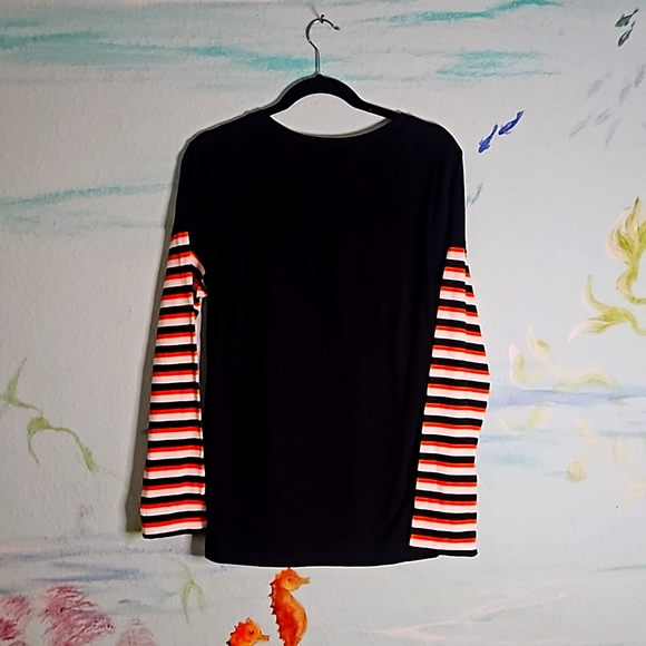 Disney's Mickey Mouse on his broom Halloween Shirt. Juniors Extra Large. - Picture 5 of 8